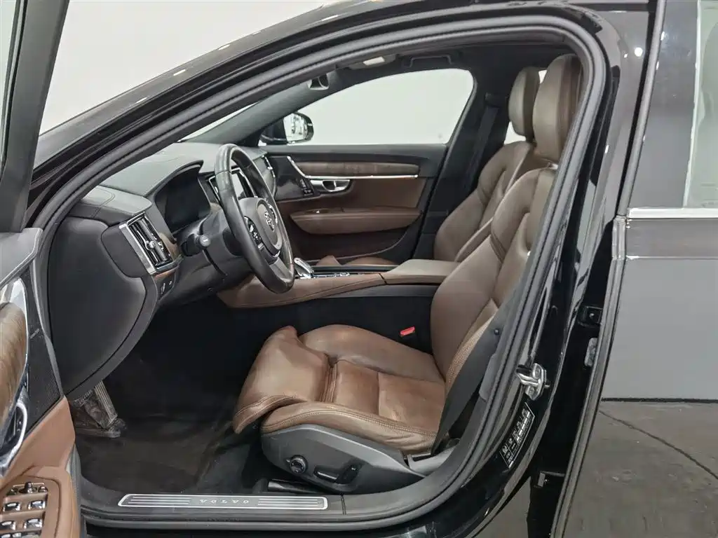 Volvo S90 2021 B5 Luxury