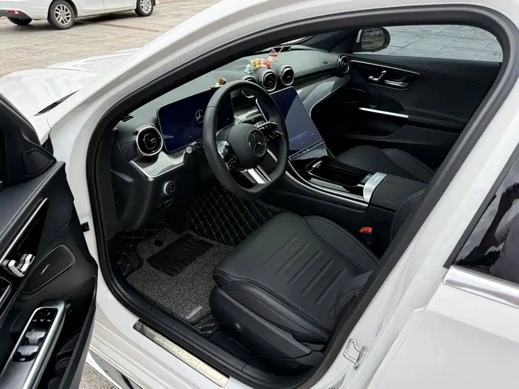 Mercedes-Benz C-Class — миниатюра 4