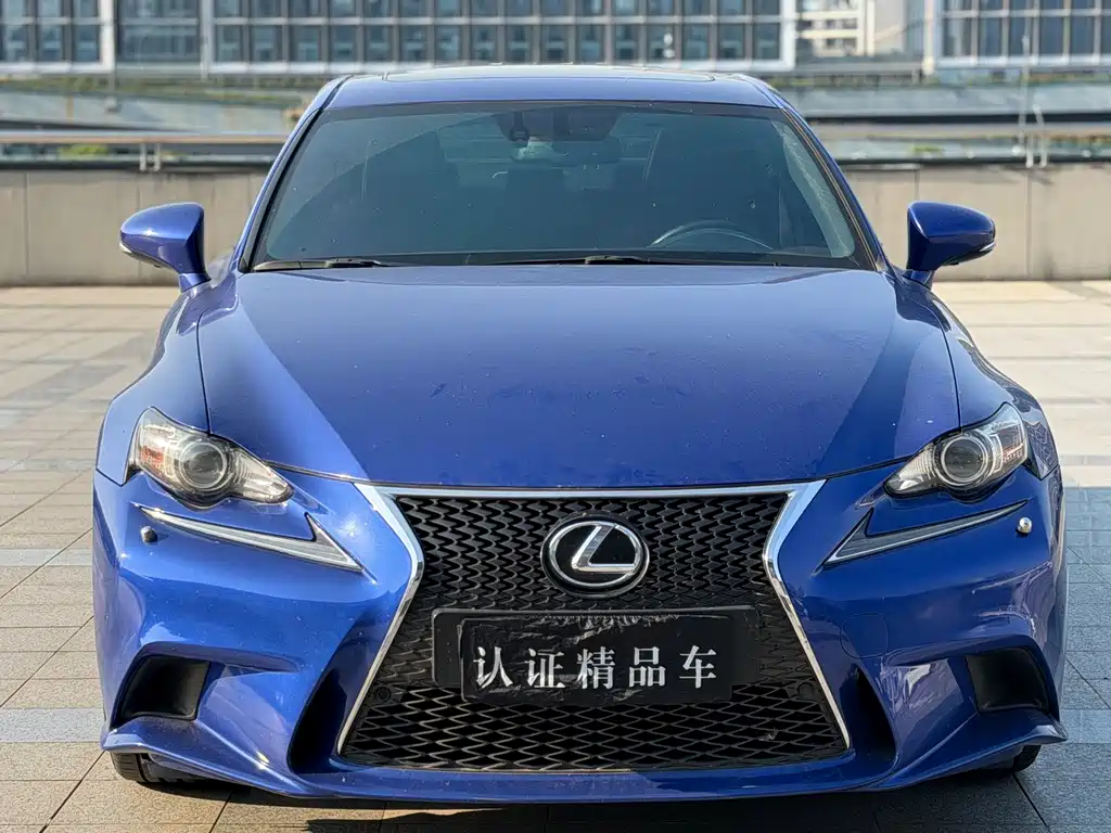 Lexus IS — миниатюра 2