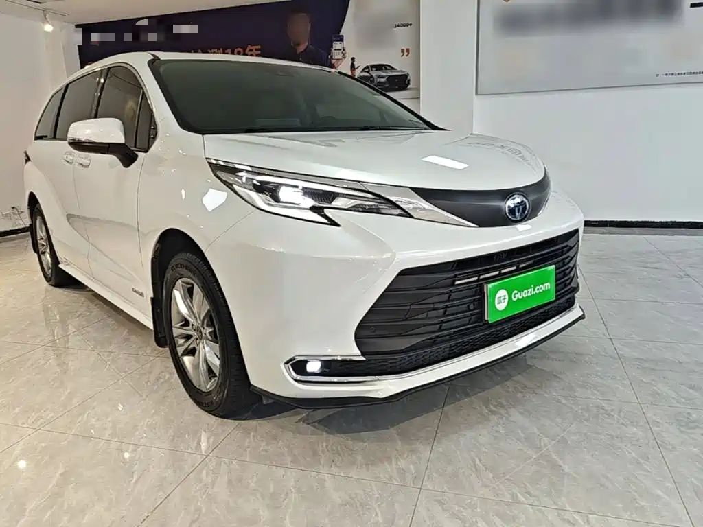 Toyota Sienna — миниатюра 4