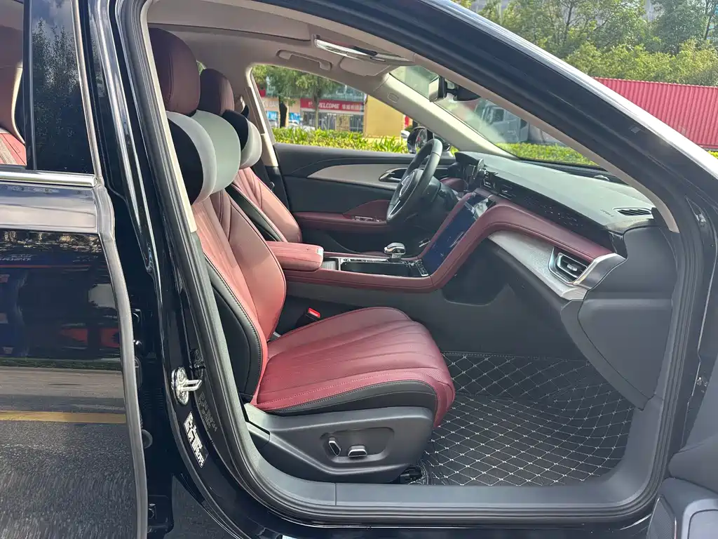 Hongqi Hongqi H5 — миниатюра 12