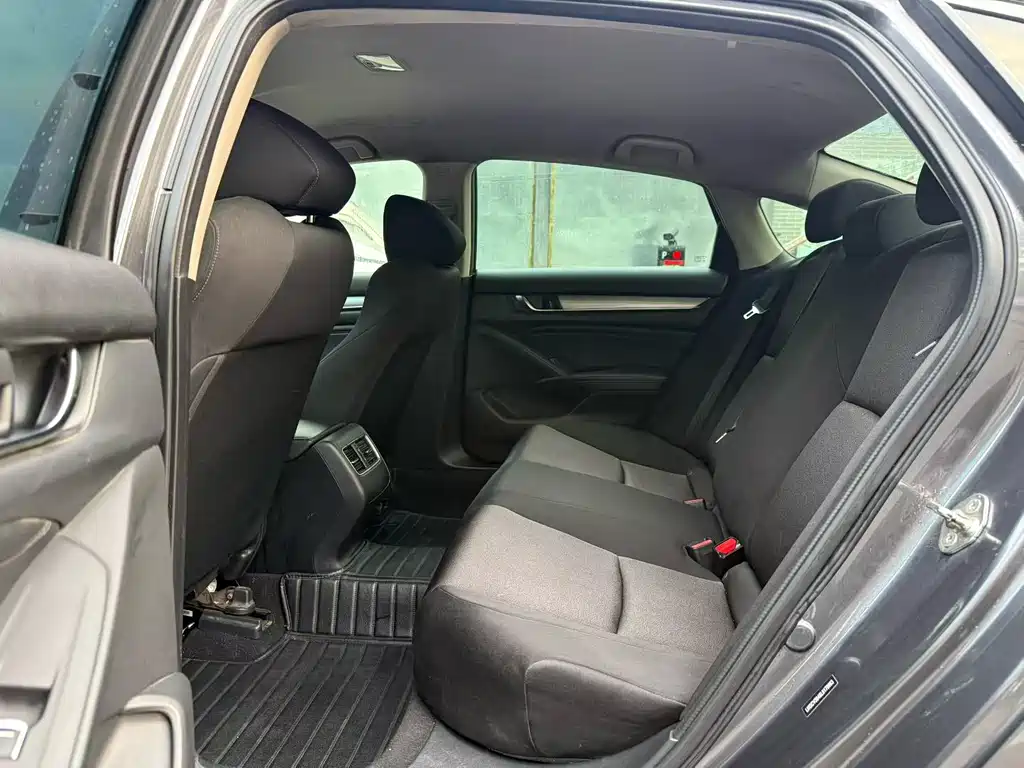 Honda Accord — миниатюра 6