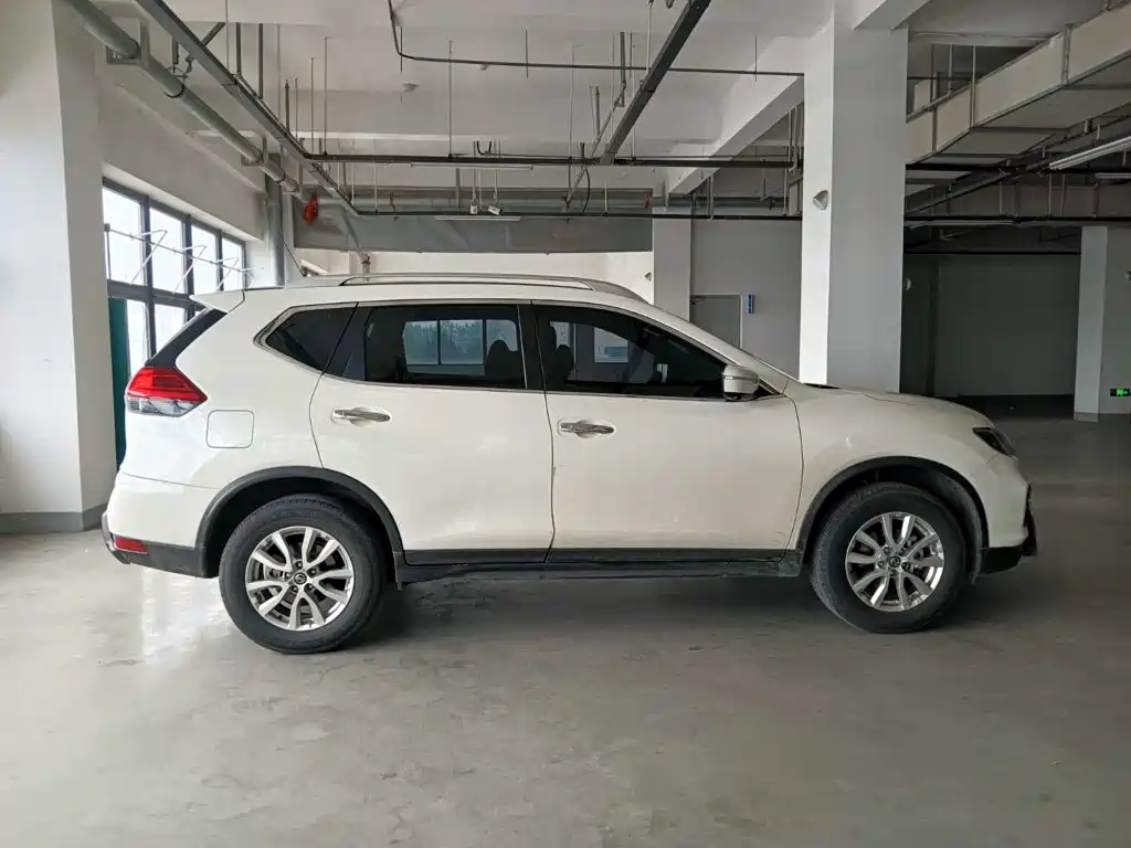 Nissan X-Trail — миниатюра 6