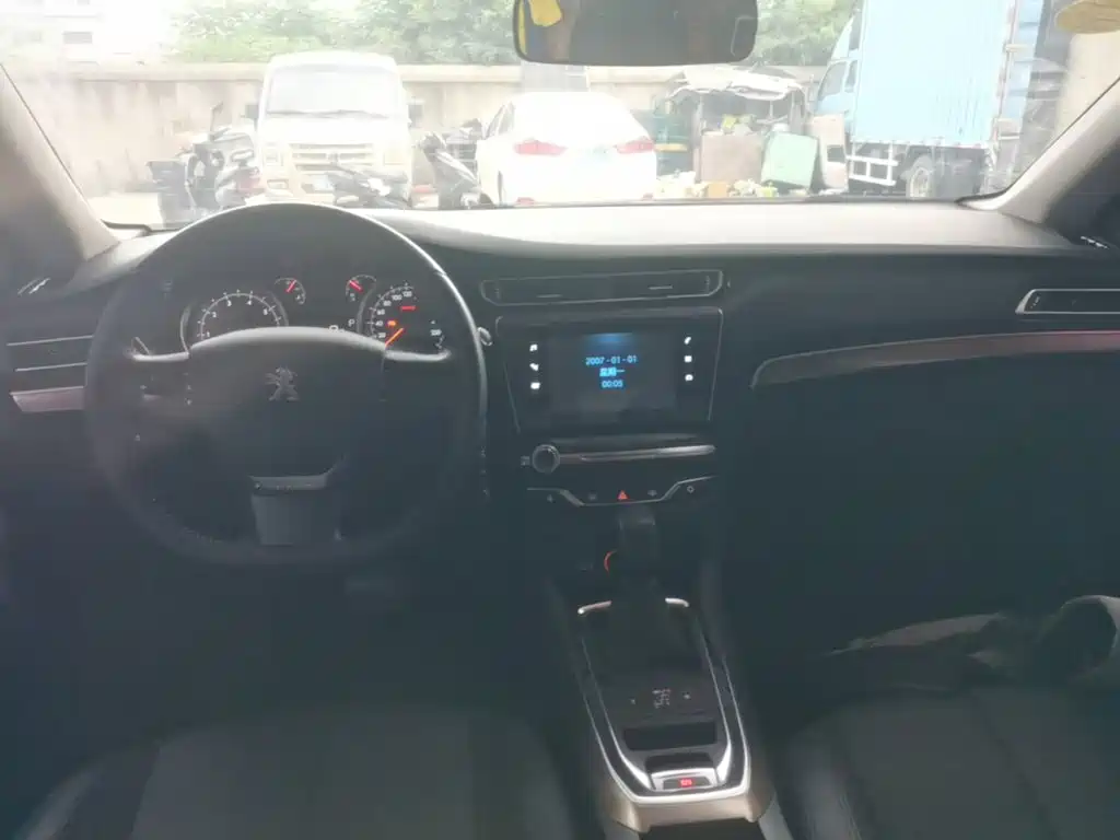 Peugeot 408 — миниатюра 10