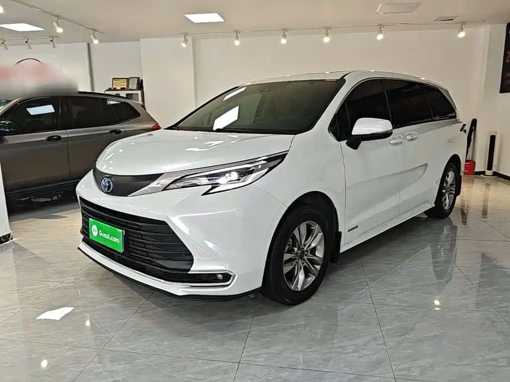 Toyota Sienna — миниатюра 2