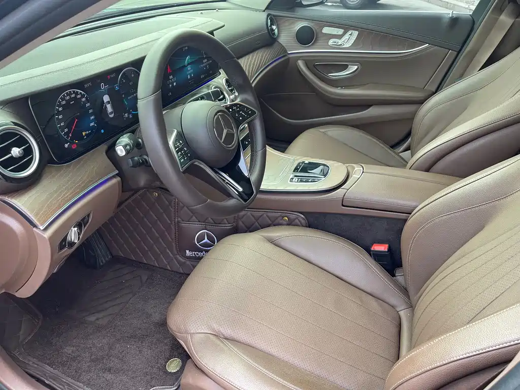 Mercedes-Benz E-Class — миниатюра 9