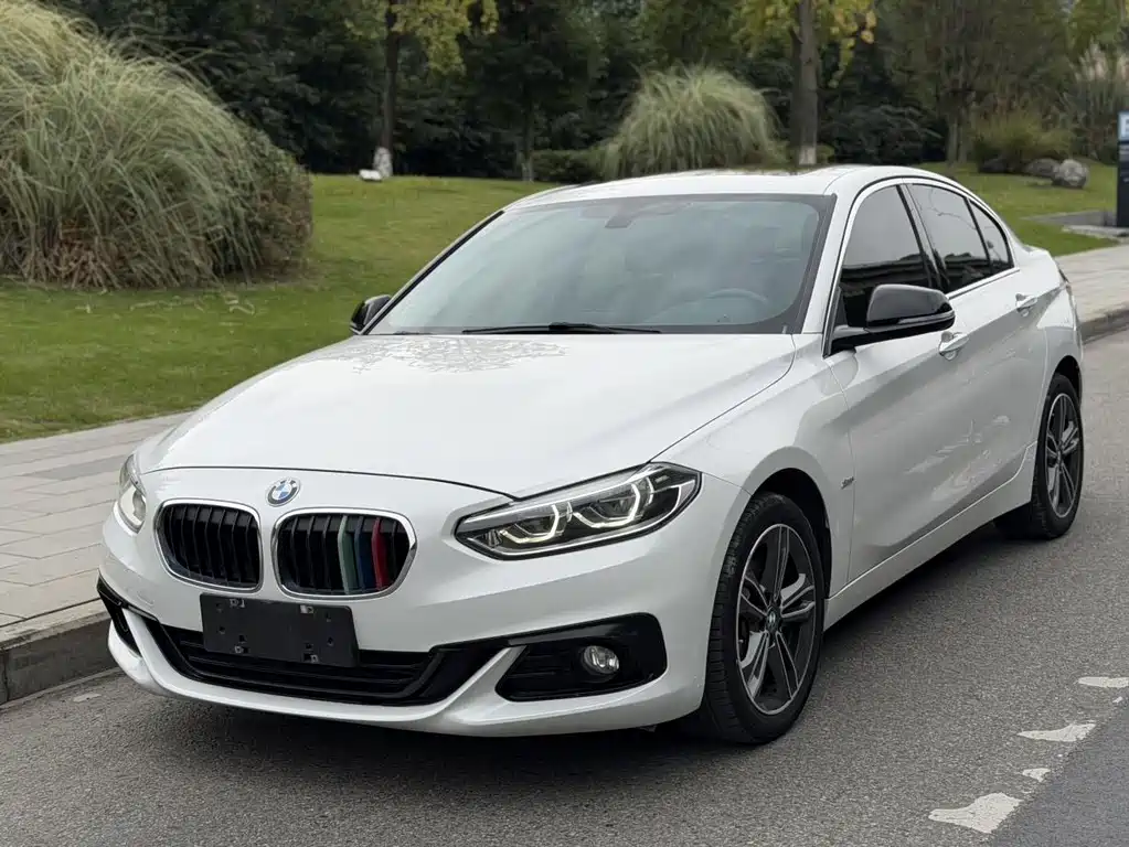 BMW 1 SERIES