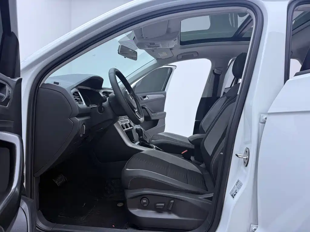 VOLKSWAGEN T ROC EXPLORING SONGS