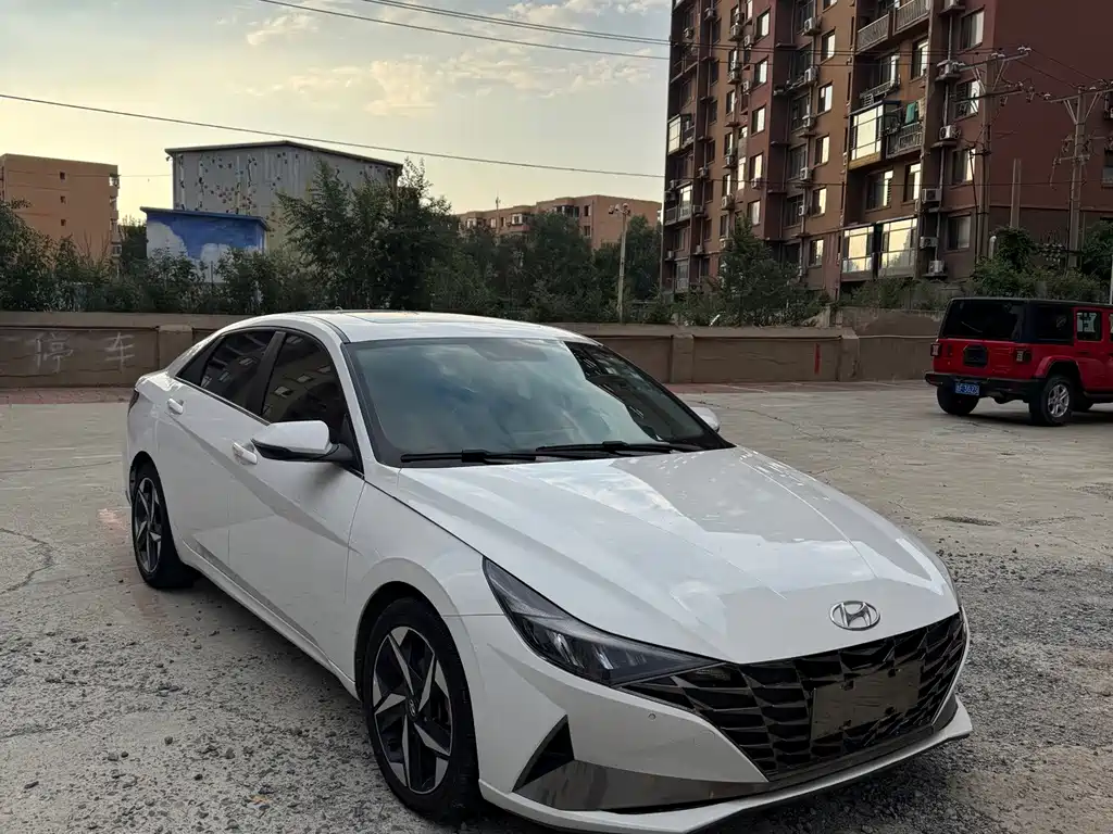 Hyundai Elantra — миниатюра 3