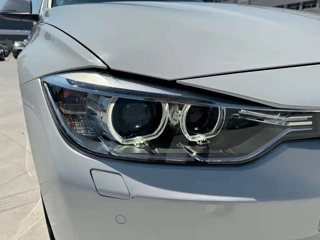 BMW 3 Series — миниатюра 17