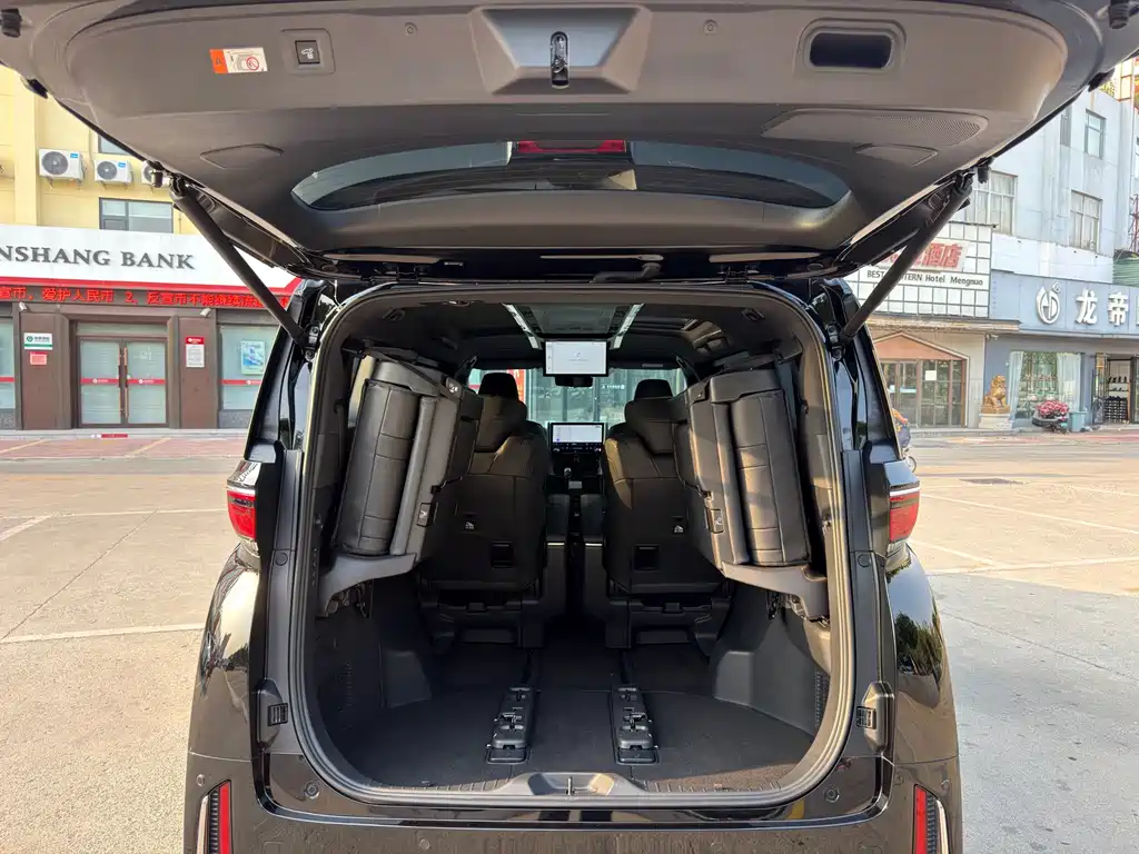 Toyota Vellfire — миниатюра 16