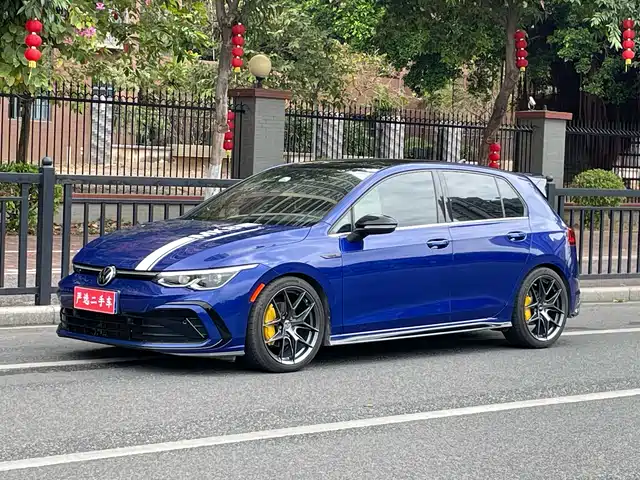 VOLKSWAGEN GOLF 2021