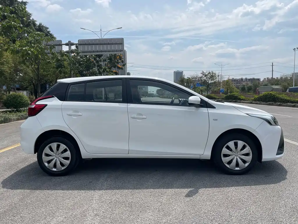 TOYOTA YARIS L ZHIXUAN