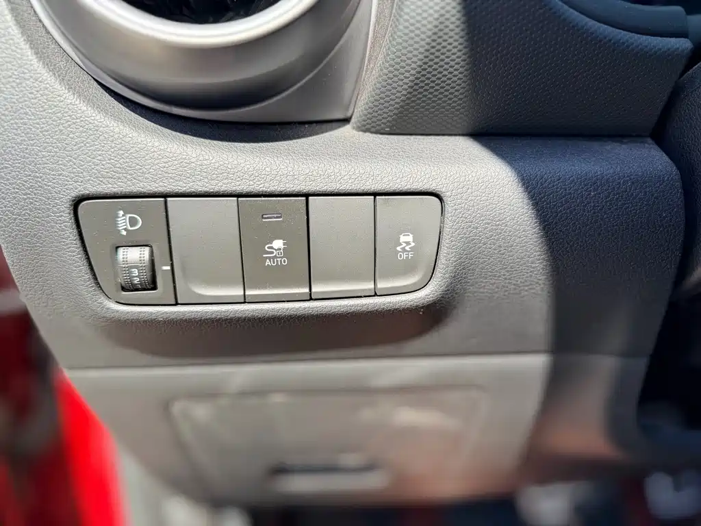 Hyundai Kona Electric — миниатюра 11