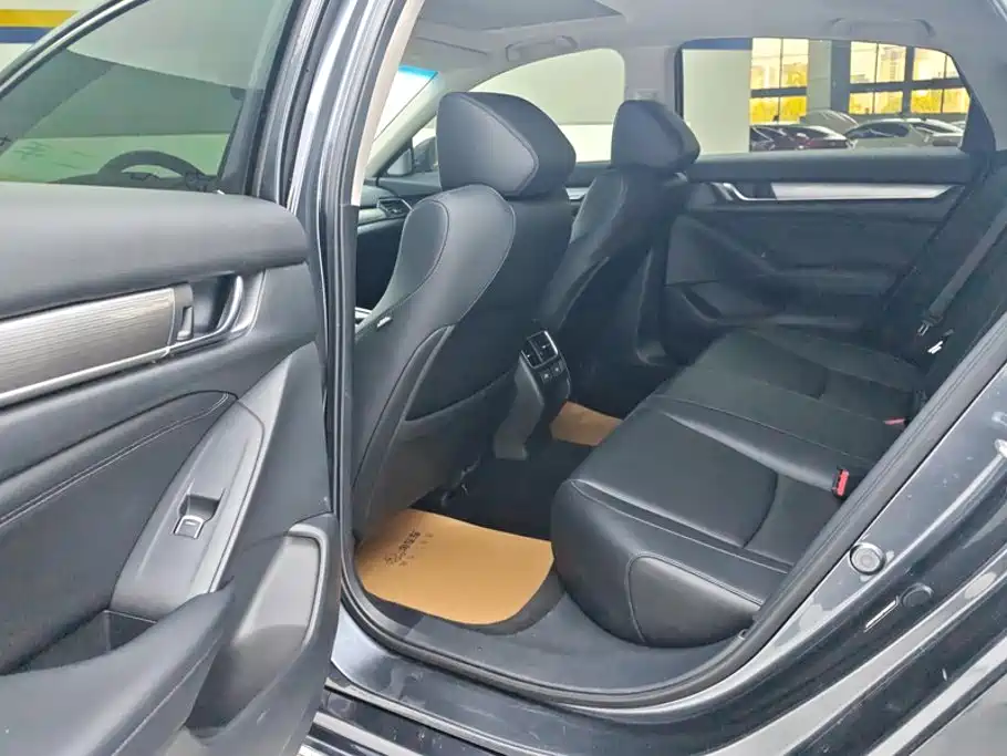 Honda Accord — миниатюра 11