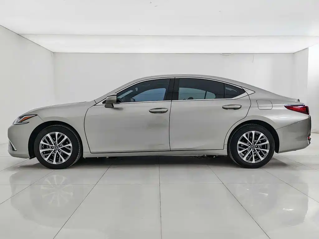 Lexus ES 2024 200 Premium