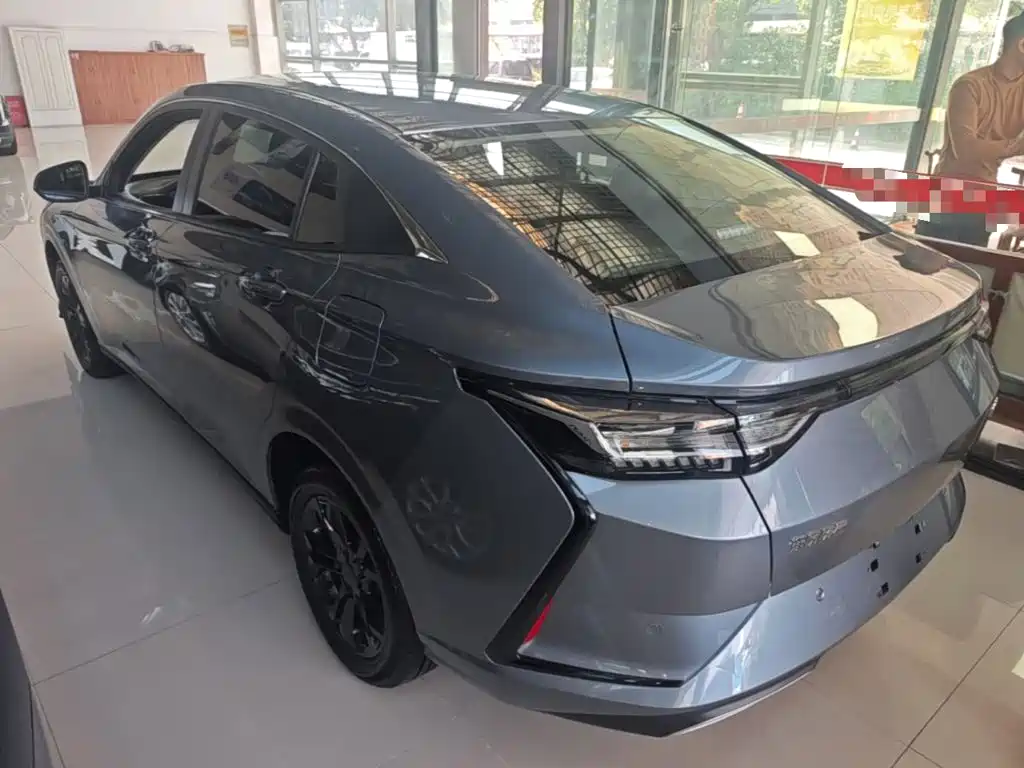 Aeolus Yixuan — миниатюра 5