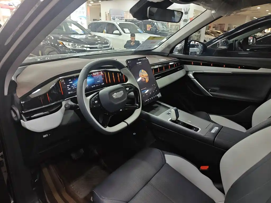 Geely Boyue L — миниатюра 17