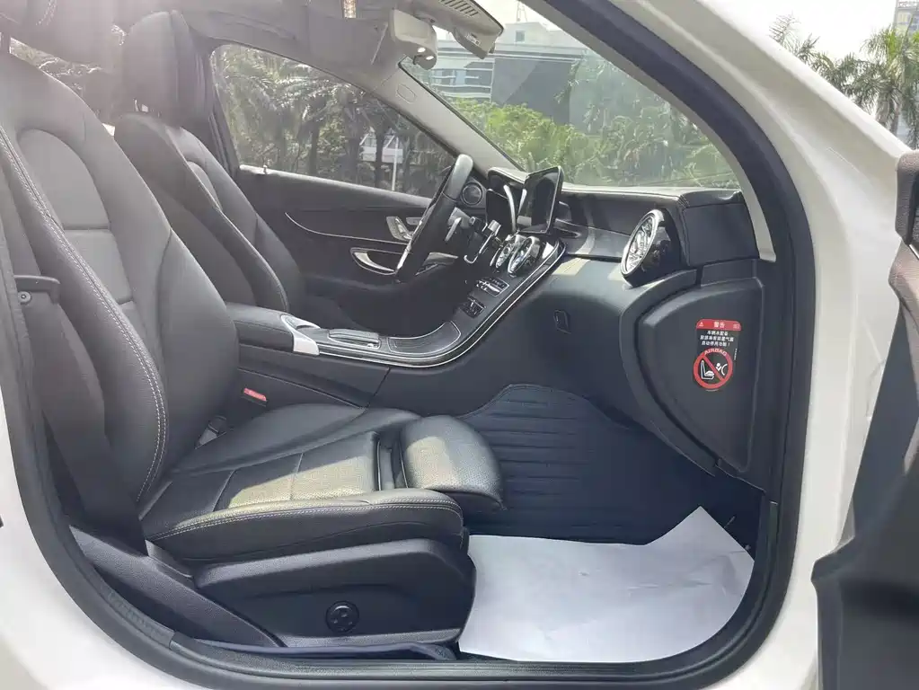 Mercedes-Benz C-Class — миниатюра 12