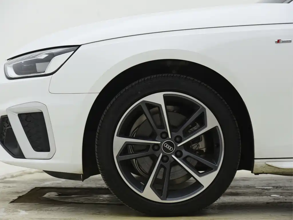 Audi A4L — миниатюра 3
