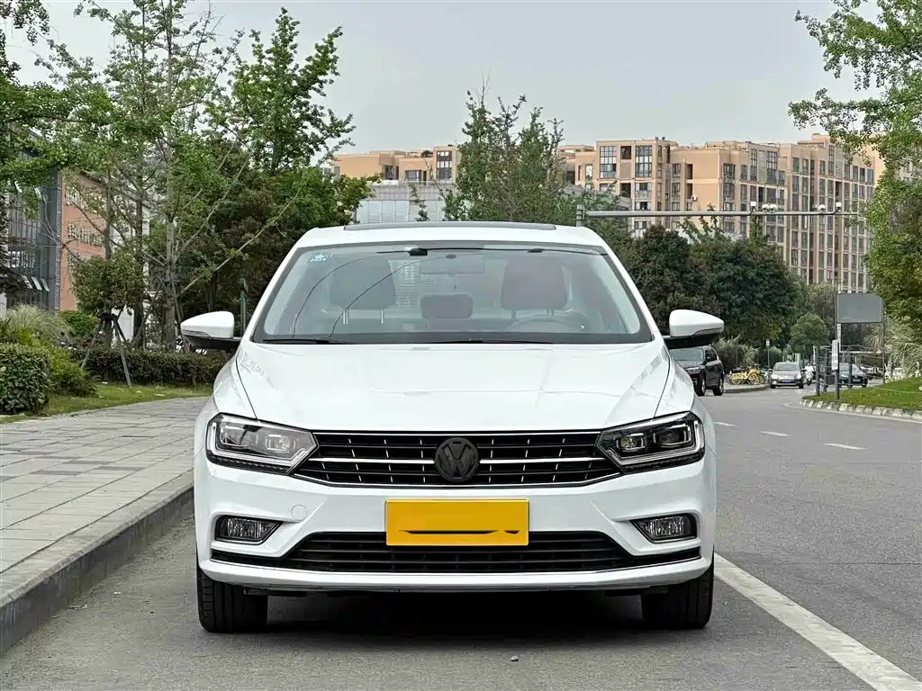 Volkswagen Bora 2016 1.6L AT Comfort