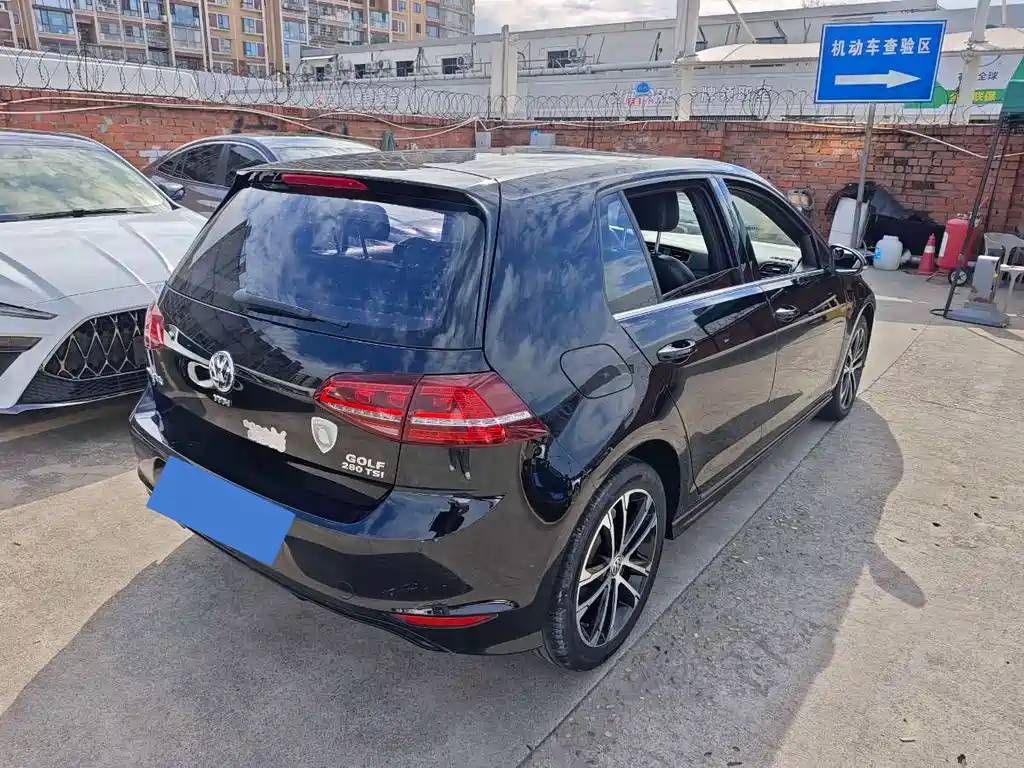 Volkswagen Golf — миниатюра 15