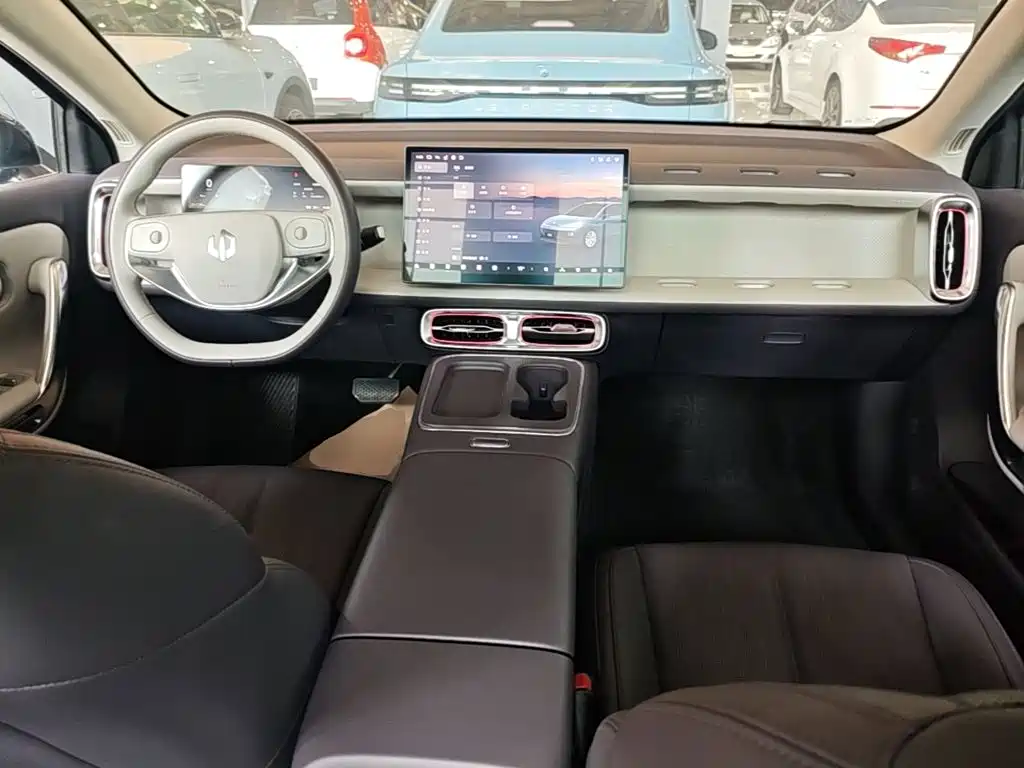 Leapmotor Leapmotor B01 — миниатюра 10