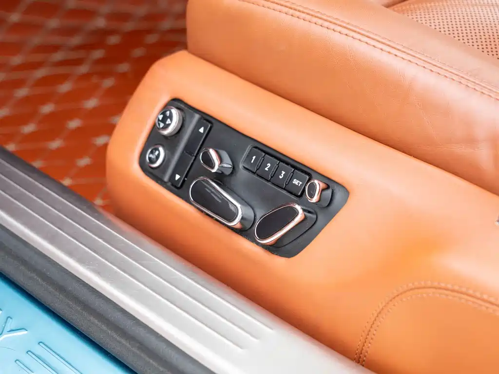 Bentley Flying Spur — миниатюра 10