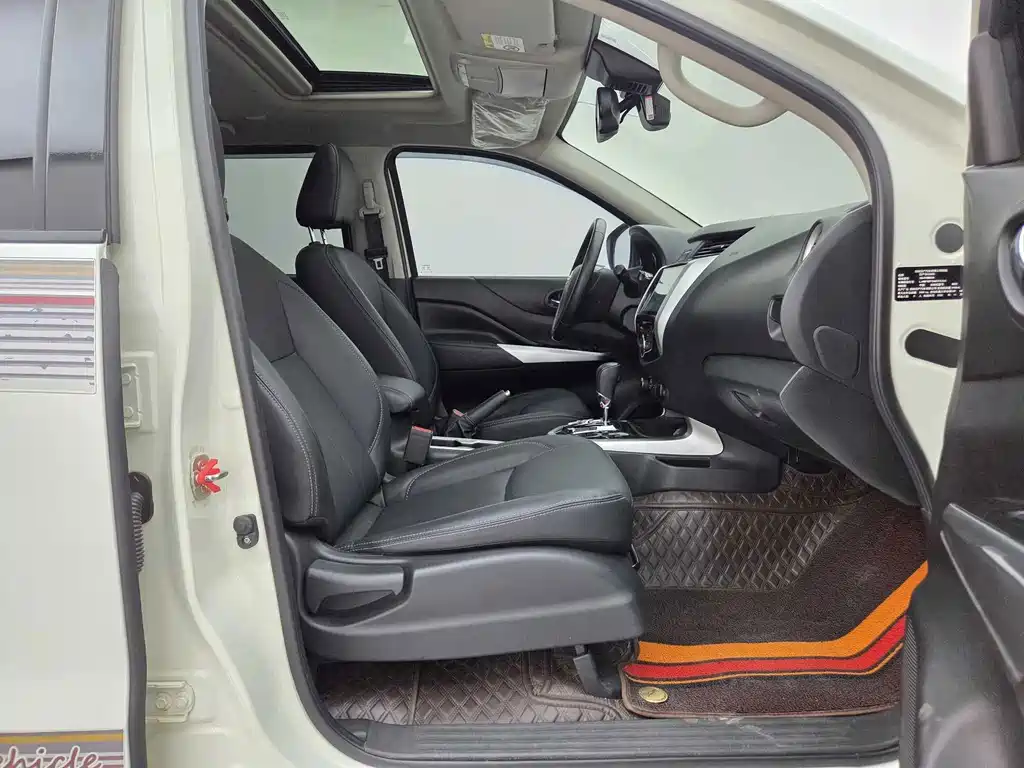 Nissan Terra — миниатюра 10
