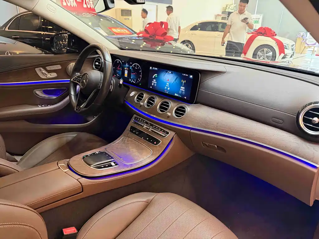 Mercedes-Benz E-Class — миниатюра 13