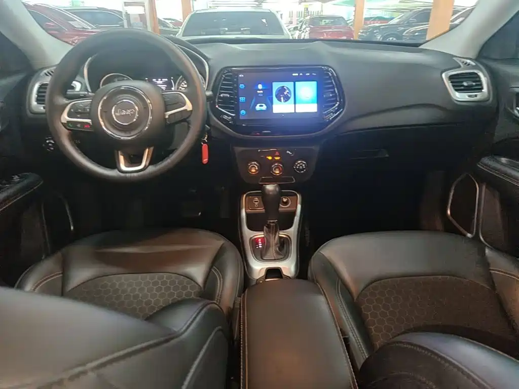 Jeep Compass — миниатюра 10