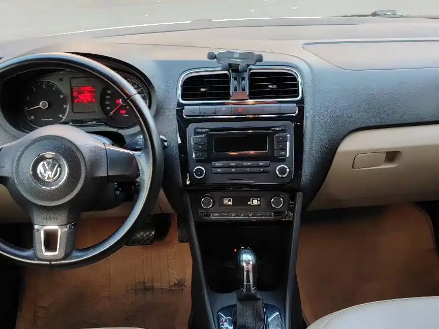 Volkswagen Polo — миниатюра 6