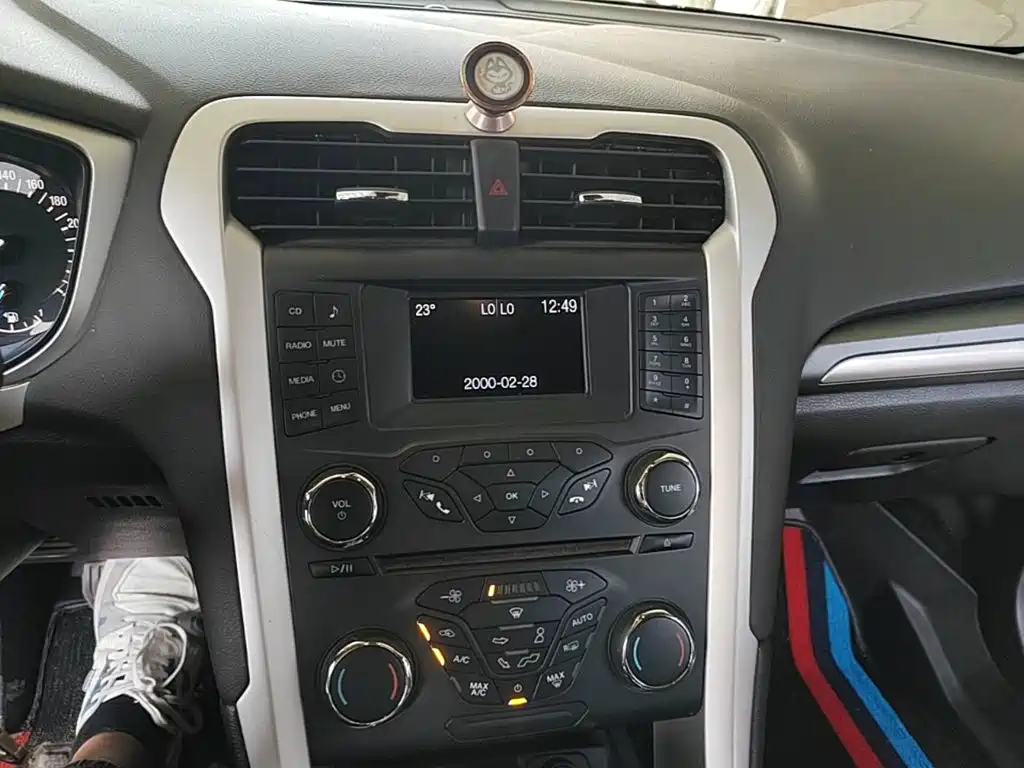 Ford Mondeo — миниатюра 13