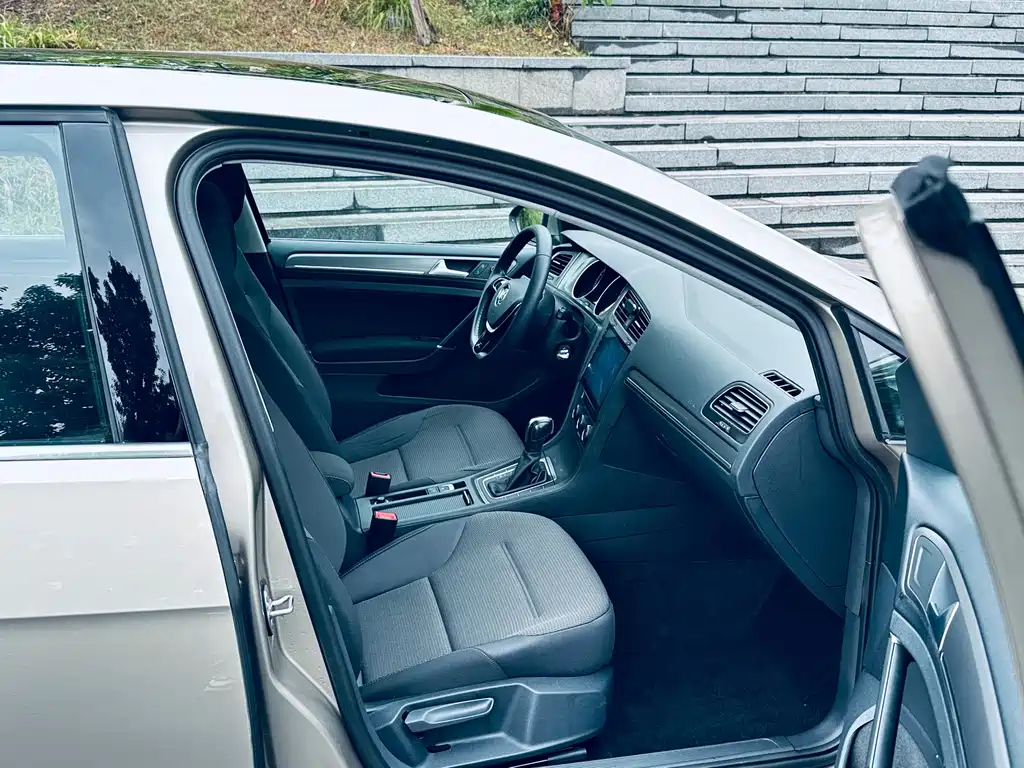 Volkswagen Golf — миниатюра 8