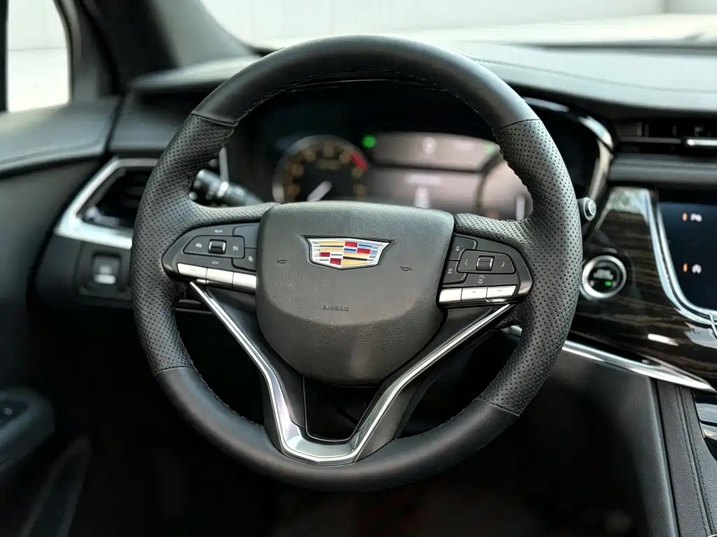 Cadillac XT6 — миниатюра 13