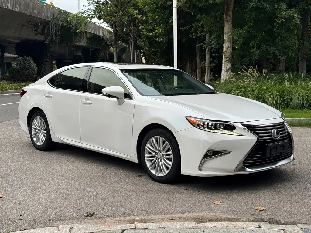 Lexus ES — миниатюра 3