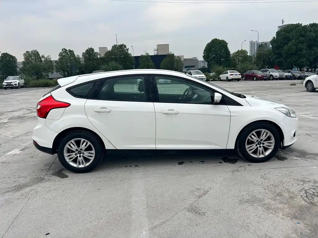 Ford Focus — миниатюра 6