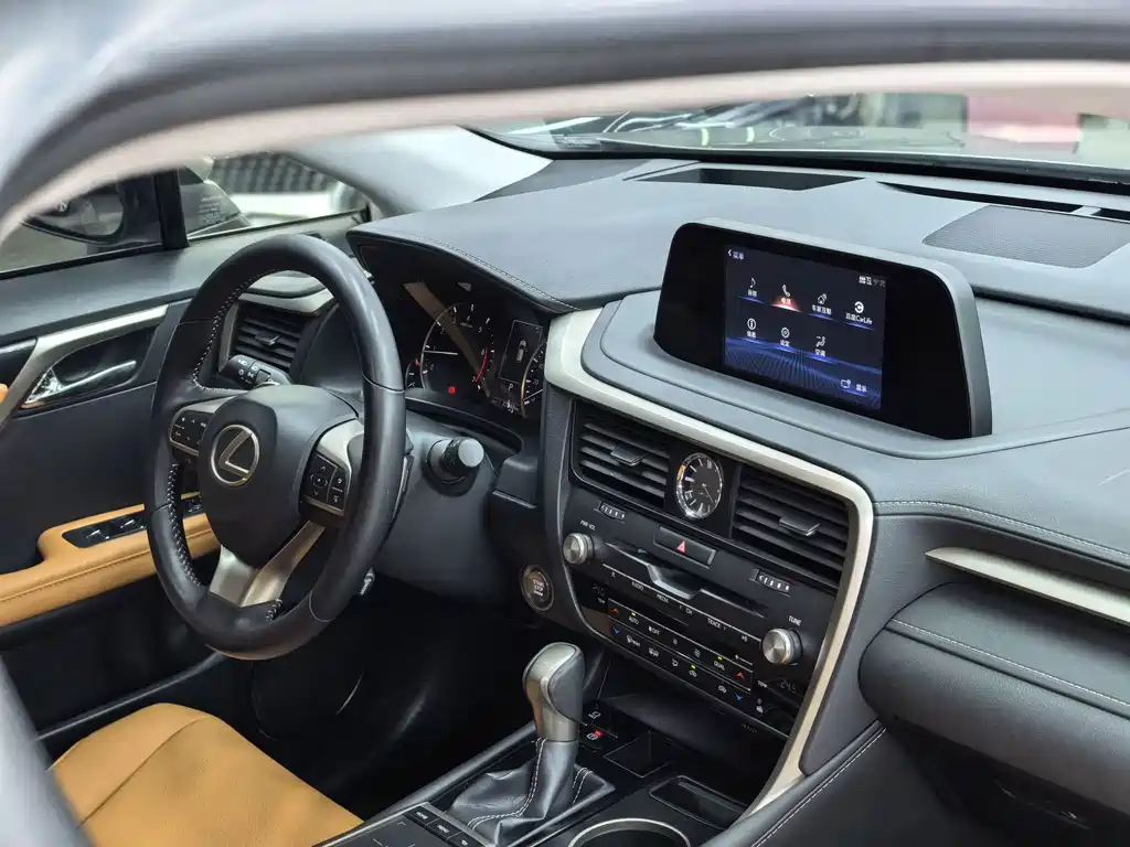 Lexus RX — миниатюра 22