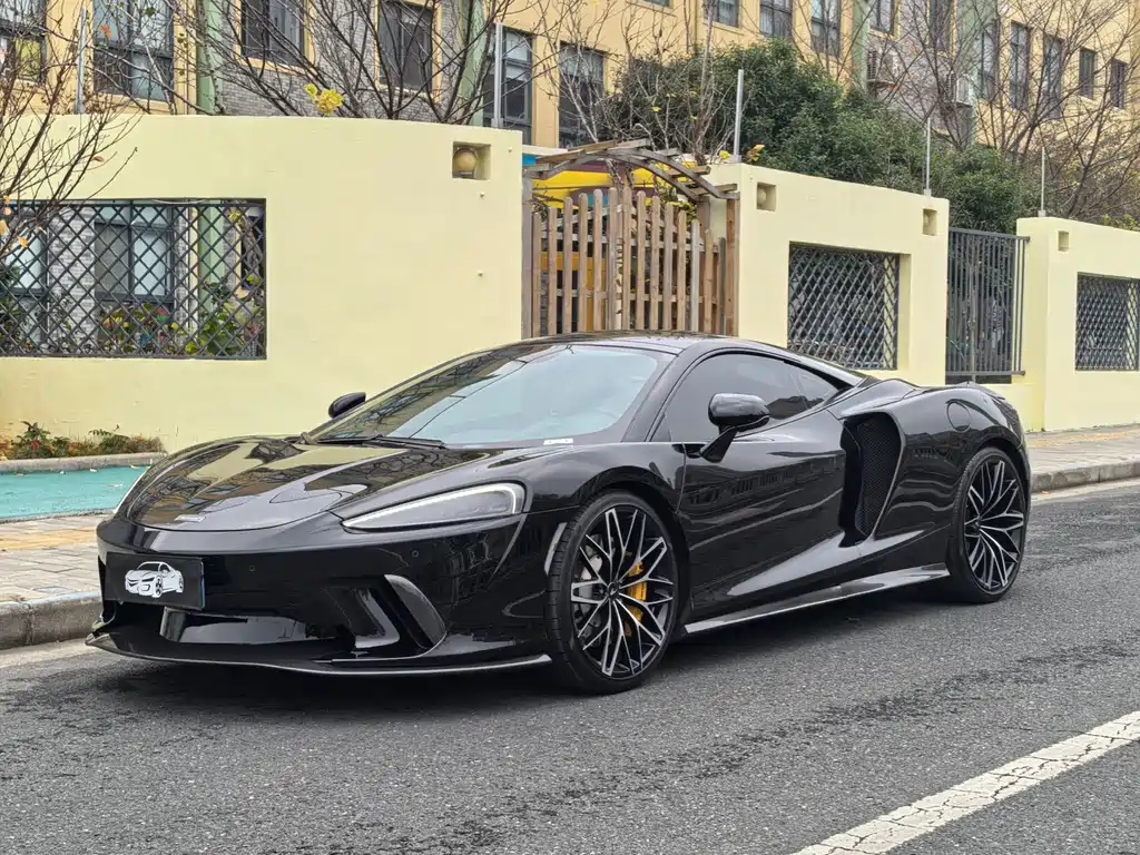 MCLAREN GT