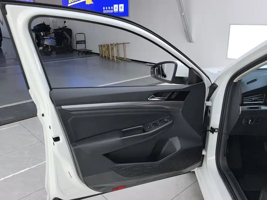 Volkswagen Bora — миниатюра 7
