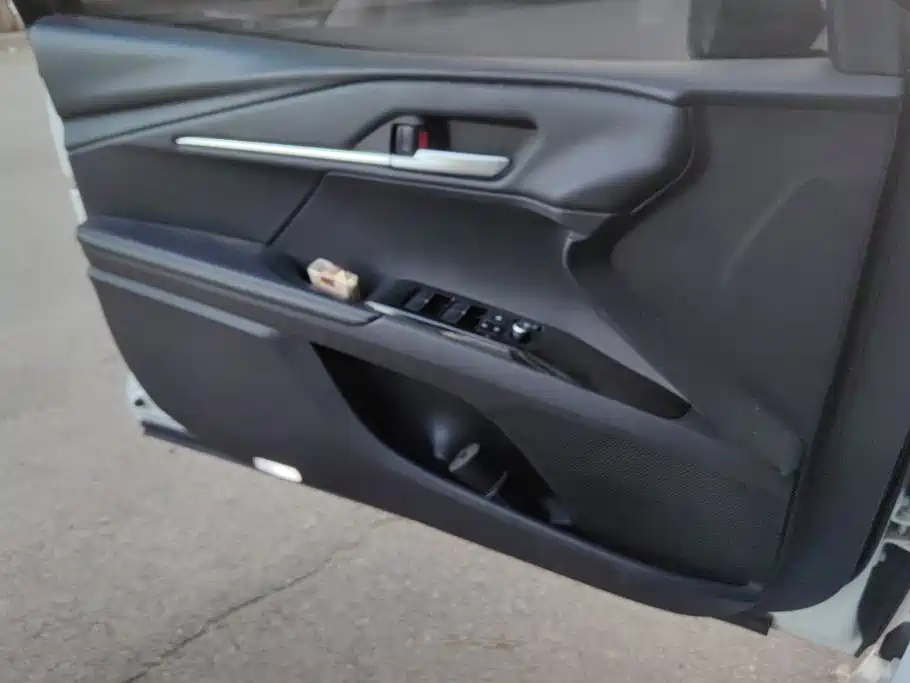 Toyota Camry — миниатюра 7