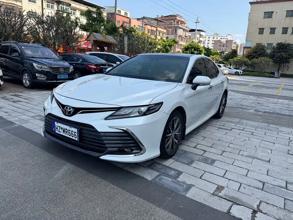 TOYOTA CAMRY