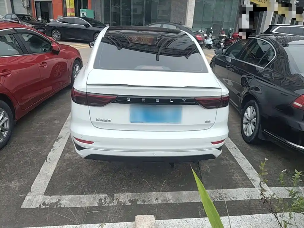 Geely Emgrand — миниатюра 6