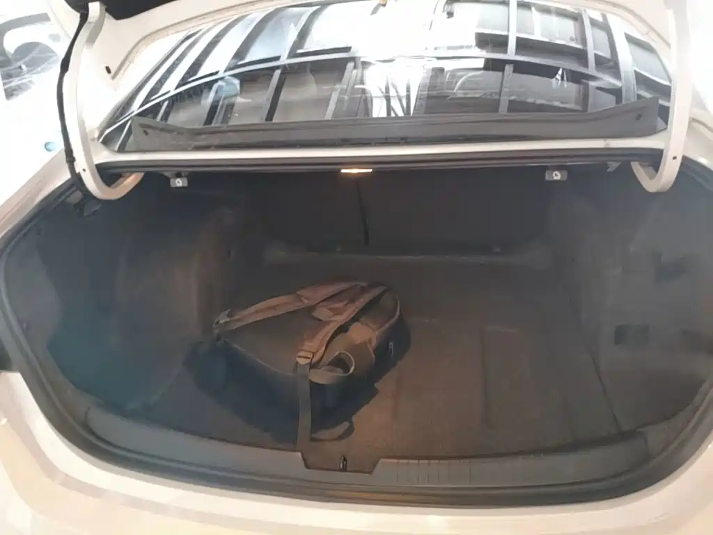 Chevrolet Malibu XL — миниатюра 19