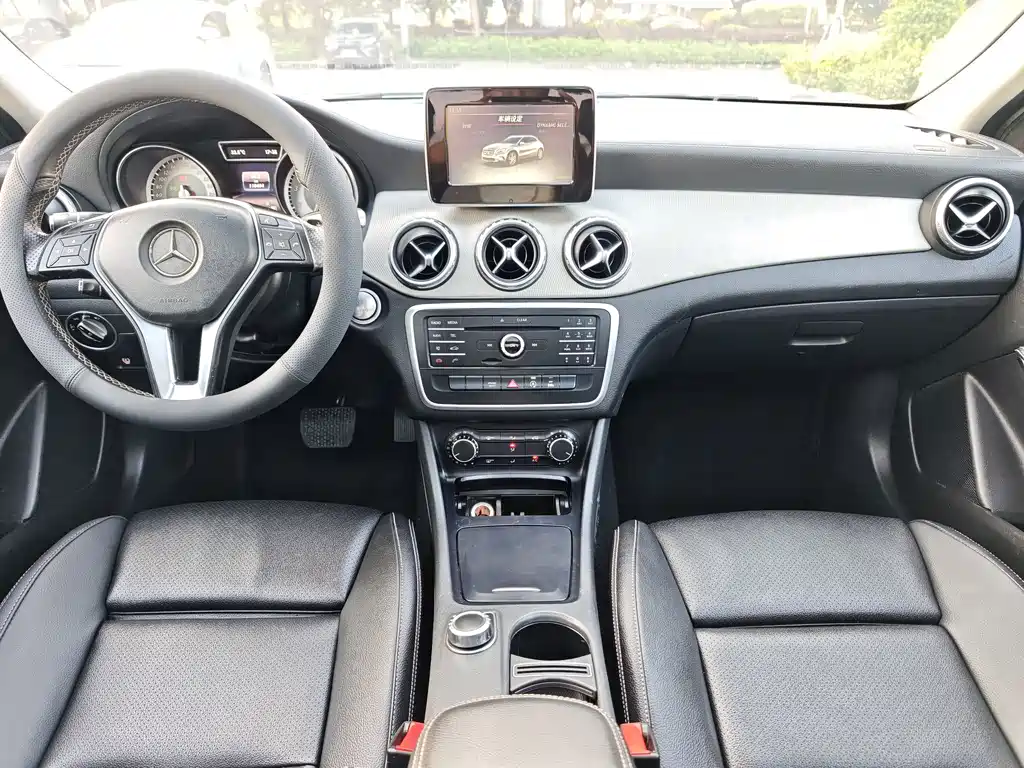 Mercedes-Benz GLA — миниатюра 8
