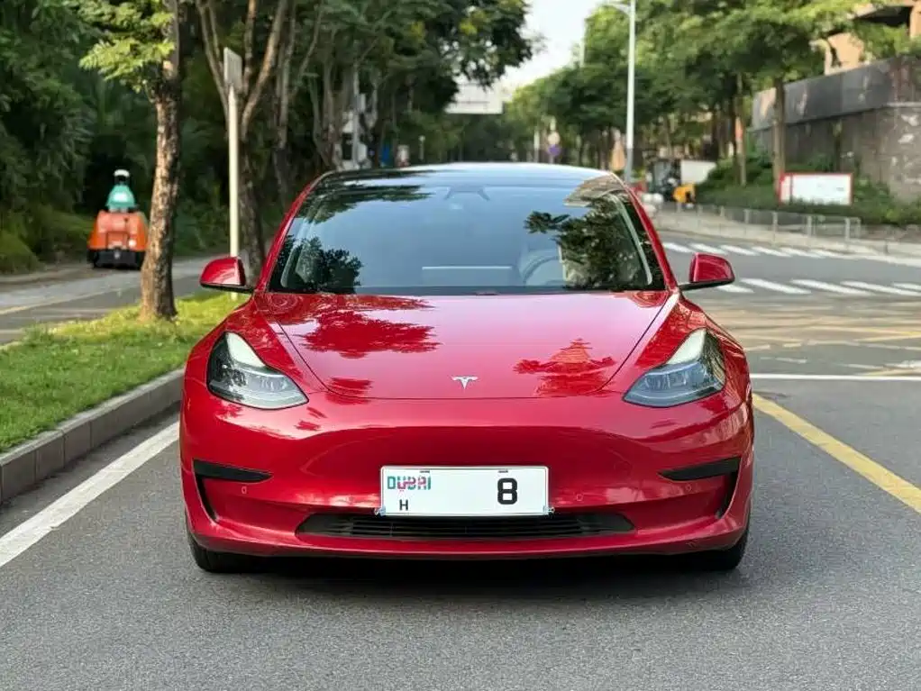 Tesla Model 3 — миниатюра 8