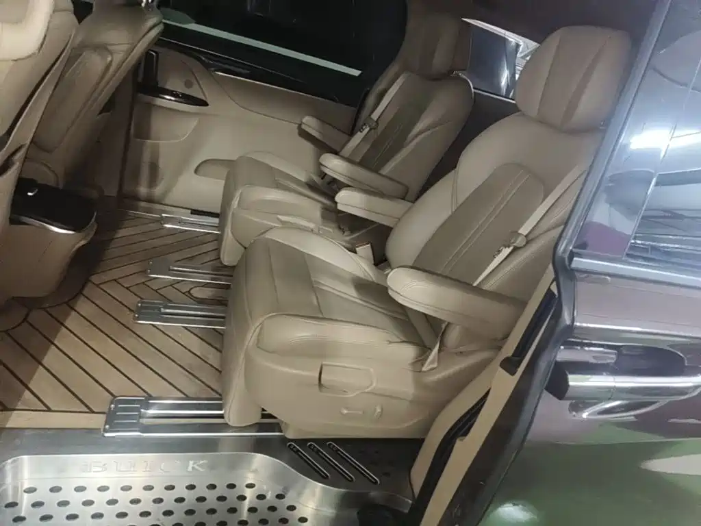 Buick GL8 — миниатюра 17