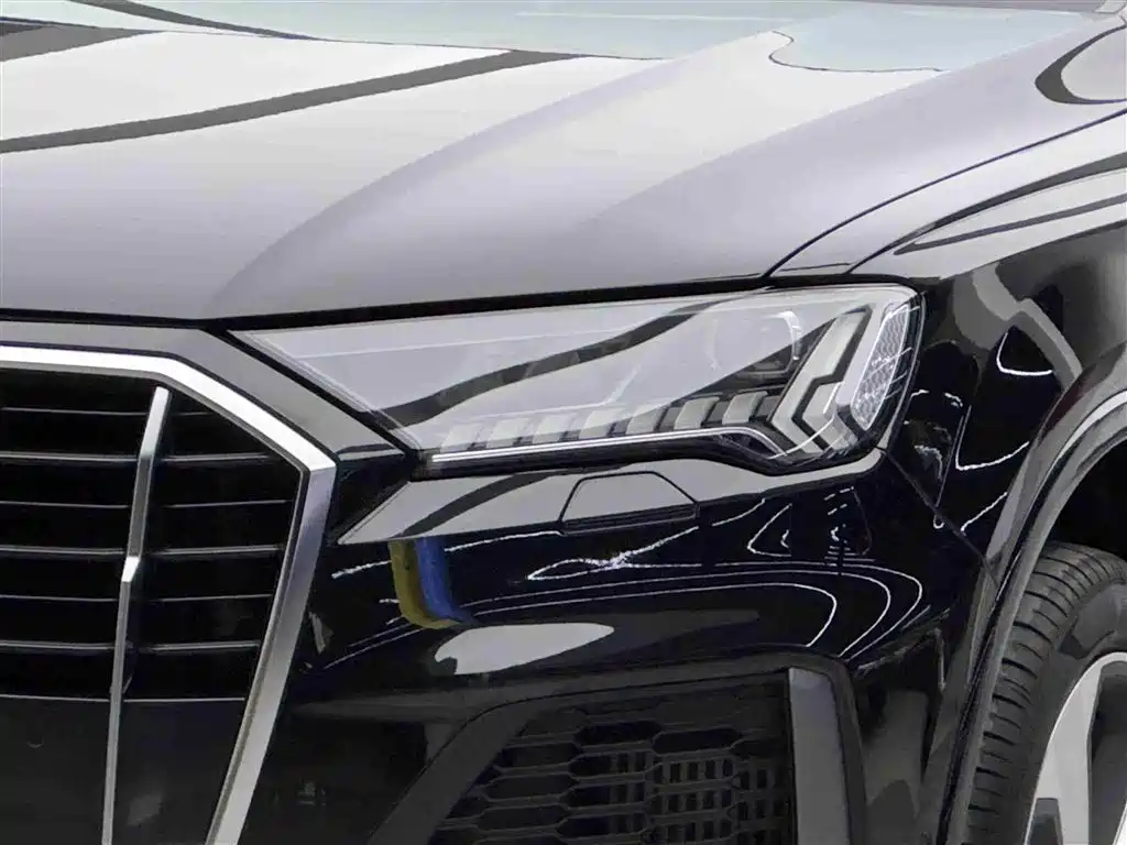 Audi Q7 2023 55 TFSI quattro S line Sport