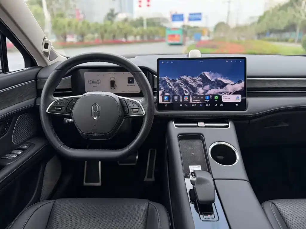 AITO ASK THE WORLD M5