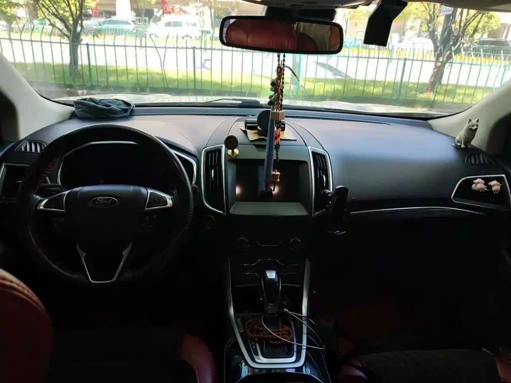 Ford Edge — миниатюра 13